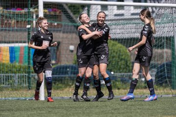 Bild 223 - wBJ SV Henstedt Ulzburg - TuS Rotenhof : Ergebnis: 12:0